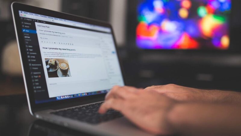 Why Starting a Blog Will Help Your Local Business Succeed
